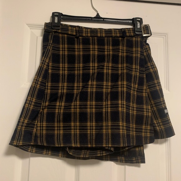 Casual Mini Skirts - Picture 5 of 6